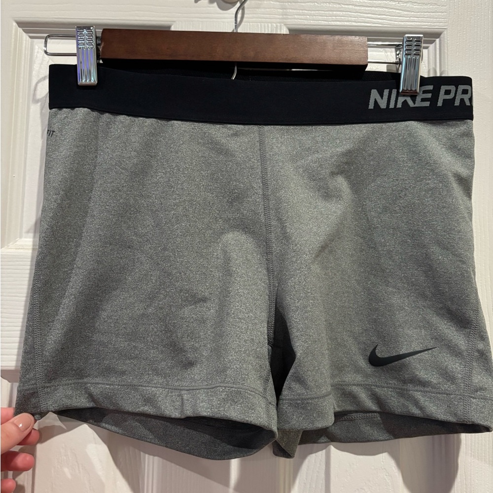 Nike Gray Athletic Spandex Shorts Moisture-Wicking Performance